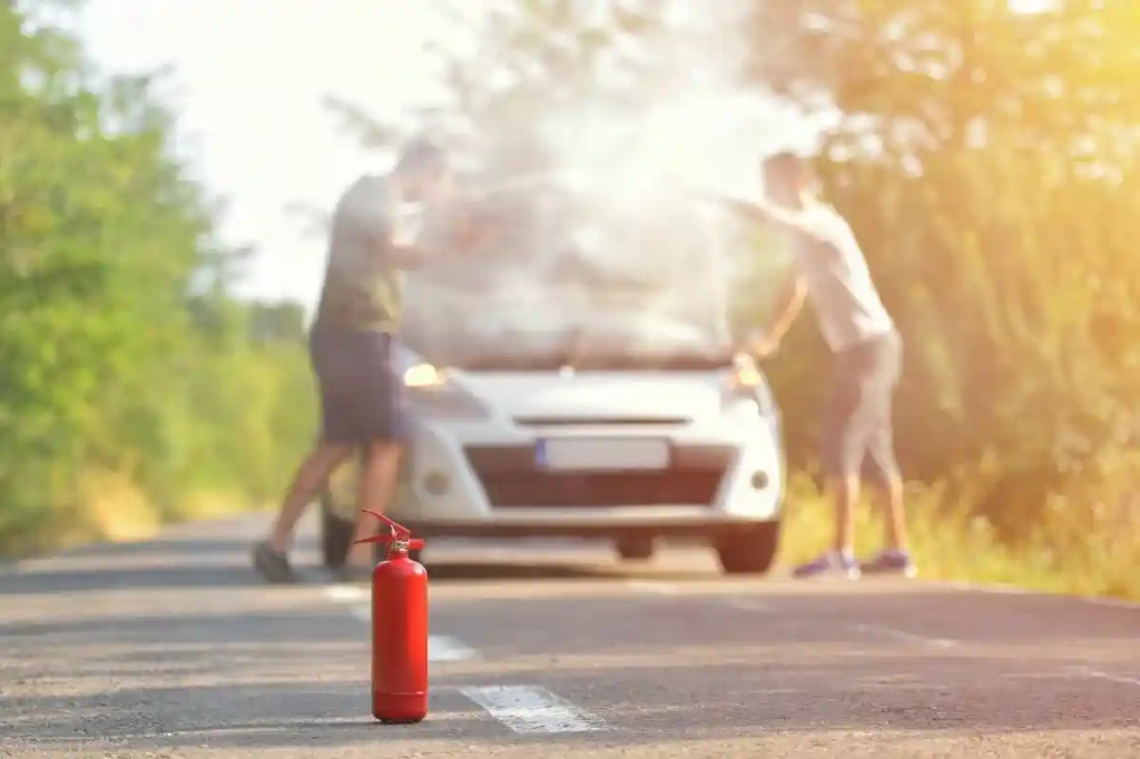 🔥 Огнетушитель в машине — больше, чем просто формальность! 🚗.